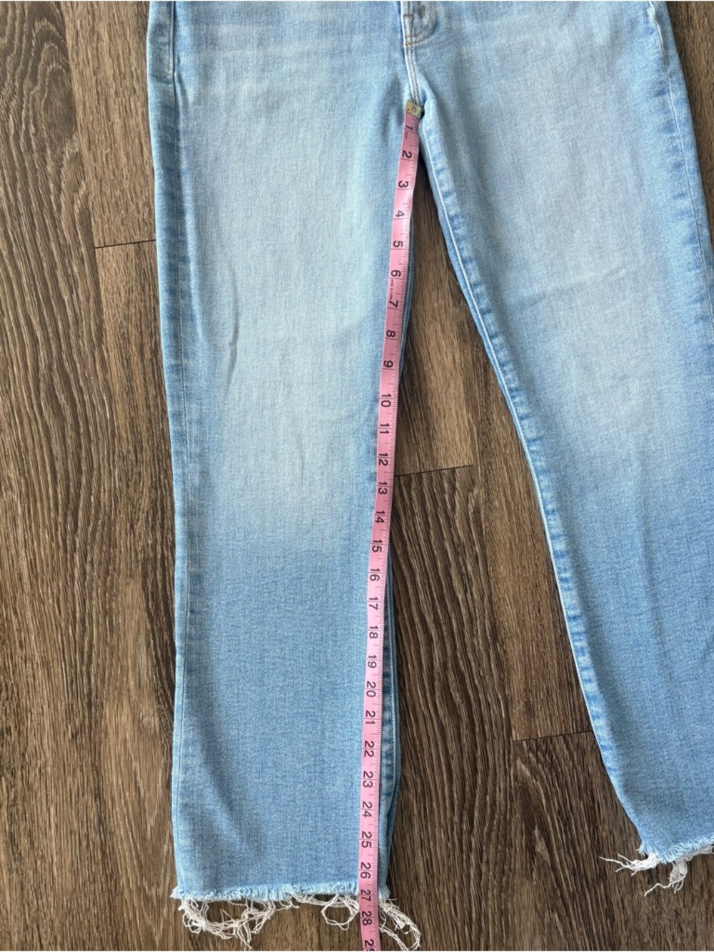 MOTHER Light Blue Frayed Ankle Crop Jeans in size 30 - Picture 13 of 16